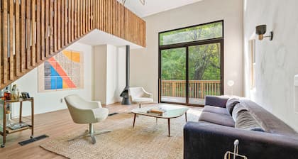 Modern Upstate Gem Surrounded by Trees with Hot Tub - 2.5 BD, 2 BH