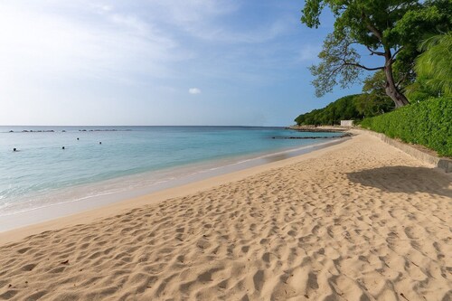 Oceanfront Private Retreat - Bali Hai
