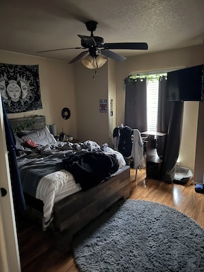 4 bedrooms, WiFi, bed sheets