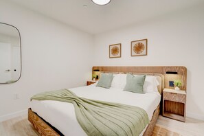 1 bedroom, iron/ironing board, free WiFi, bed sheets