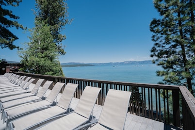 Mimi's Tahoe Tavern: Comfort, Style, and Location, Full Access to Amenities. By Tahoe Time VR