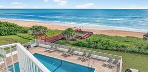 A heated pool - Direct oceanfront corner 2/2 with stunning views, huge balcony, heated pool, and garage parking (Ormond Beach)