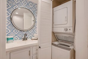 Condo, 1 Bedroom, Balcony, Ocean View | Bathroom