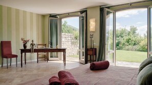 6 Schlafzimmer, Reisekinderbett, WLAN, BettwÀsche
