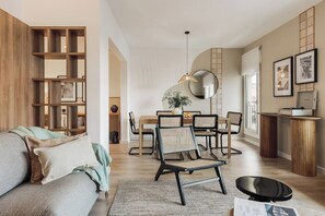 TV - Dota - 3 bedrooms in Sant Gervasi - Galvany (Barcelona)