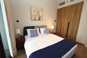 1 bedroom, iron/ironing board, WiFi, bed sheets - 1 Bed Junior near Cleveland and Galleria Mall! (Abu Dhabi)