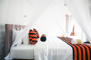 Minibar, laptop workspace, iron/ironing board, free WiFi - Duet hearts (Ella)