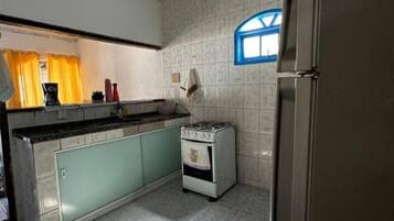 Fridge, oven, stovetop, blender