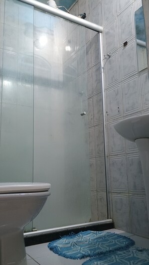 Towels, toilet paper - Independent house 500m from Arraial do Cabo beach, we accept pets (Prainha Arraial do Cabo)