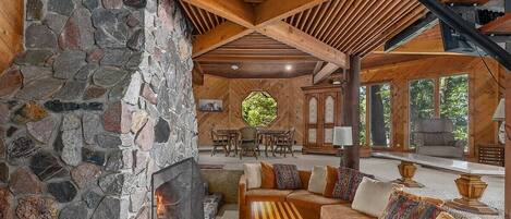 TV connectée, cheminée