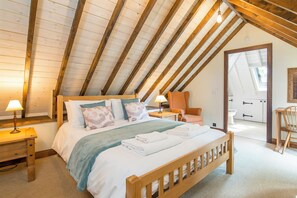 4 bedrooms, iron/ironing board, Internet