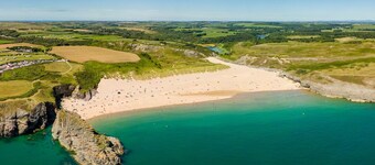 Coach House, Holiday Cottage Stackpole , Sleeps 8, 4 bedrooms, bathrooms