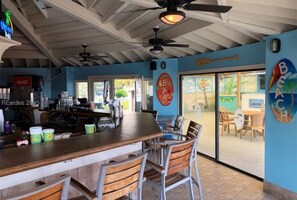 Dining - Charming 2-bedroom 2-bath Villa in fabulous Hilton Head Island (Hilton Head Island)