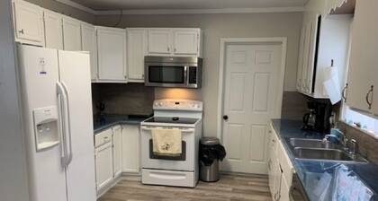 The Incognito Mermaid - 3 Bedrooms - 5 Miles From Navarre Beach