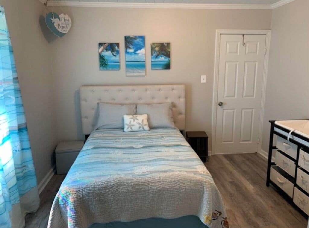 3 bedrooms, iron/ironing board, free WiFi, bed sheets