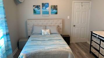 3 bedrooms, iron/ironing board, free WiFi, bed sheets