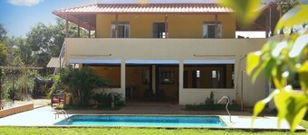 Welcoming property, easy access with swimming pool.