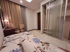 2 bedrooms, iron/ironing board, WiFi, bed sheets