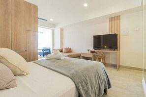 1 slaapkamer, een strijkplank/strijkijzer, wifi