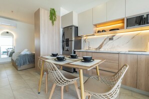 Microwave, stovetop - Panoramic Oceanview Loft Near Beach & Airport (Cartagena de Indias)