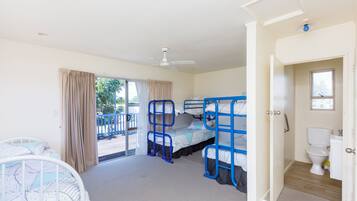 3 quartos, ferros/tábuas de passar roupa, Wi-Fi, roupa de cama