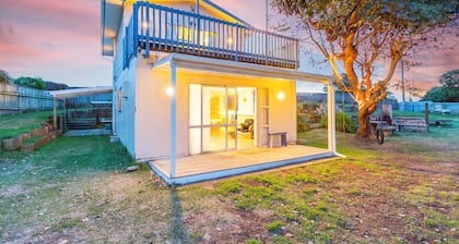 Paradise in Waikawa Beach - Family and pet friendly - Home away from Home