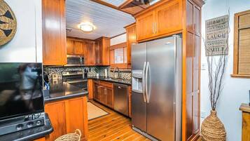 Microwave, stovetop, dishwasher