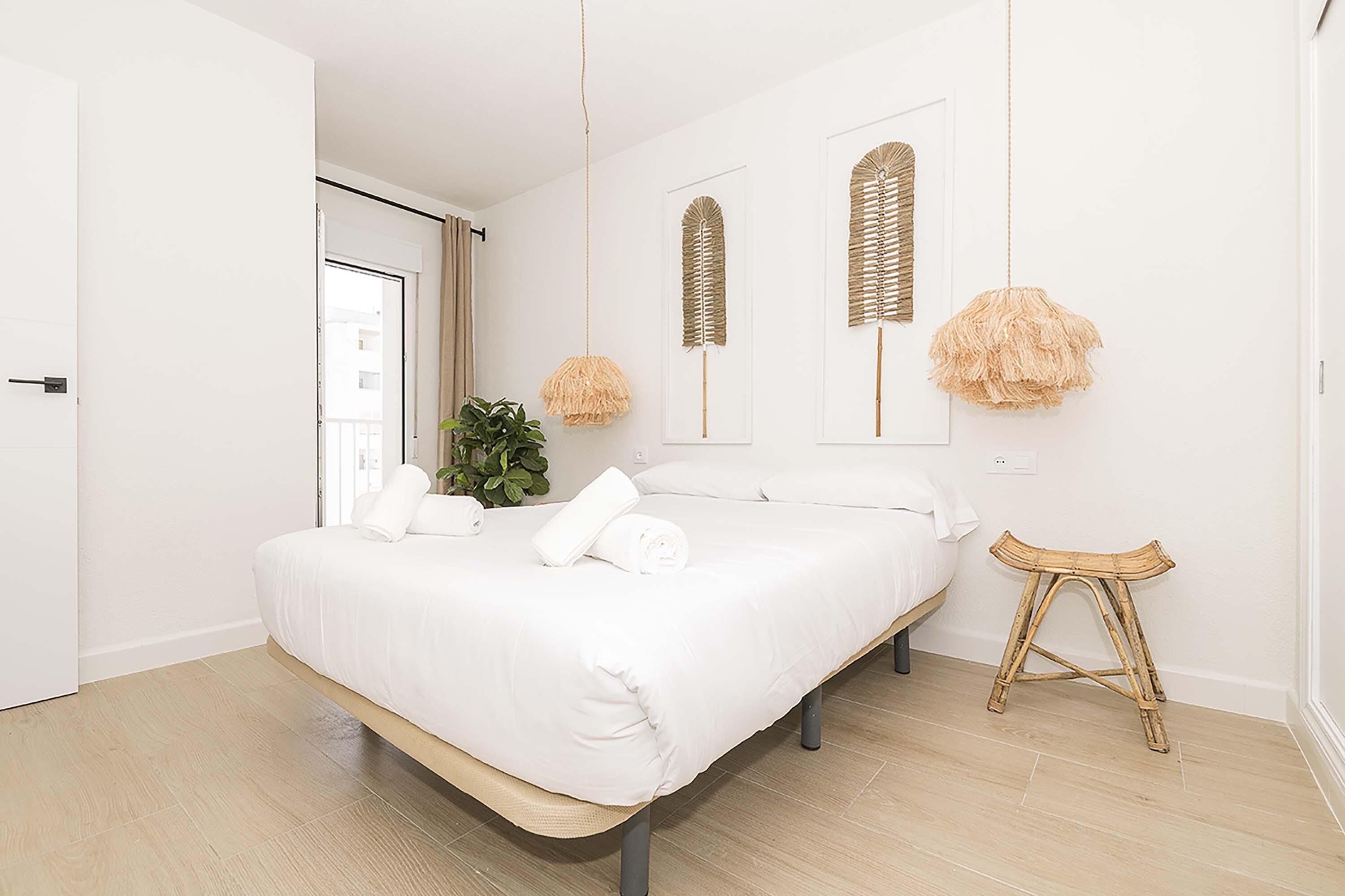 2 bedrooms, iron/ironing board, free WiFi, bed sheets
