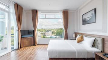 Senior Double Room | Premium bedding, memory foam beds, free minibar items, in-room safe