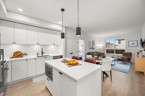 Chic Condo w/ Stylish Amenities in White Rock