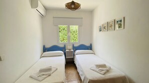3 室のベッドルーム、アイロン / アイロン台、WiFi、ベッドシーツ