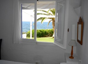 3 chambres, fer et planche à repasser, Wi-Fi, draps fournis