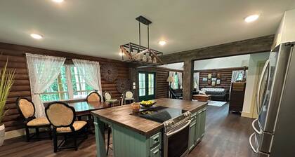 Charming 3-bedroom cabin with AC, WiFi in delightful Ashland City