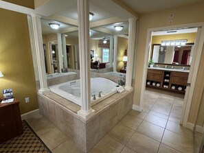 タオル、石鹸、トイレットペーパー