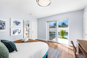 3 室のベッドルーム、デスク、旅行用ベビーベッド、WiFi (無料)