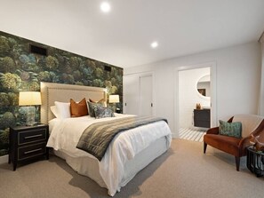 3 Schlafzimmer, Schreibtisch, Bügeleisen/Bügelbrett, WLAN