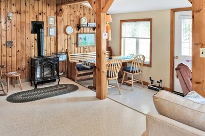 Oceanfront Cottage • Firepit + Beach • Near Acadia & Bar Harbor 