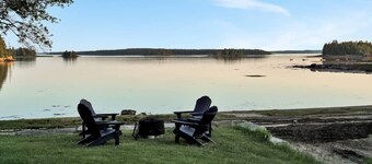 Oceanfront Cottage • Firepit + Beach • Near Acadia & Bar Harbor 