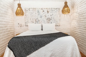 1 habitación, tabla de planchar con plancha, wifi y ropa de cama 