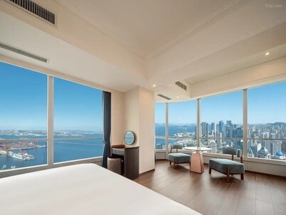 Madison Hotel Dalian Zhongshan Square Seaview