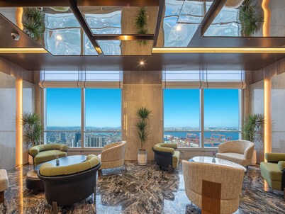 Madison Hotel Dalian Zhongshan Square Seaview