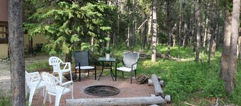 NEW Entire Cabin 3 beds 2 Baths in Island Park. 23 Miles to West Yellowstone 