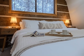 3 bedrooms, desk, iron/ironing board, travel cot