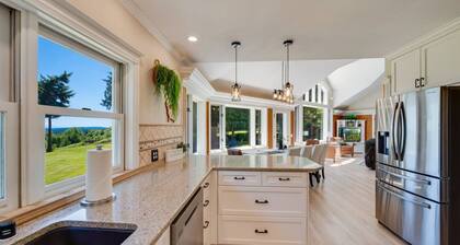 Evergreen View Retreat Sleeping up to 16