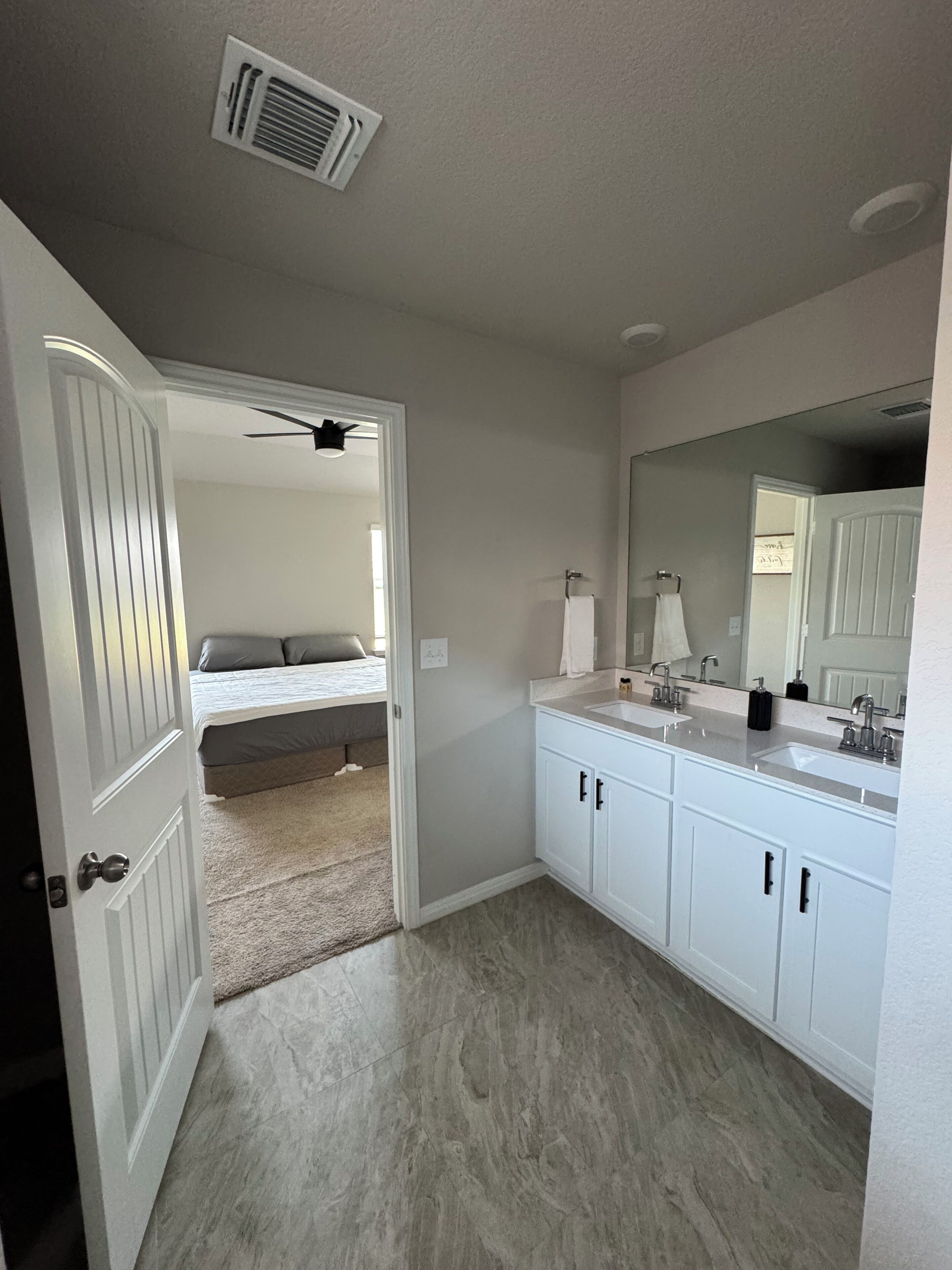 4 bedrooms, WiFi, bed sheets