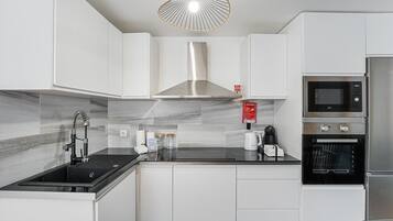 Fridge, microwave, oven, coffee/tea maker