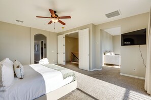 5 bedrooms, desk, iron/ironing board, travel cot - Mountain View Desert Retreat with 5 Bedrooms! Heated Saltwater Pool - Estrella (Goodyear)