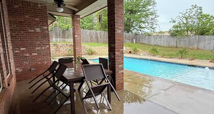 Spacious 4BR Oasis with private pool perfect for families & Groups