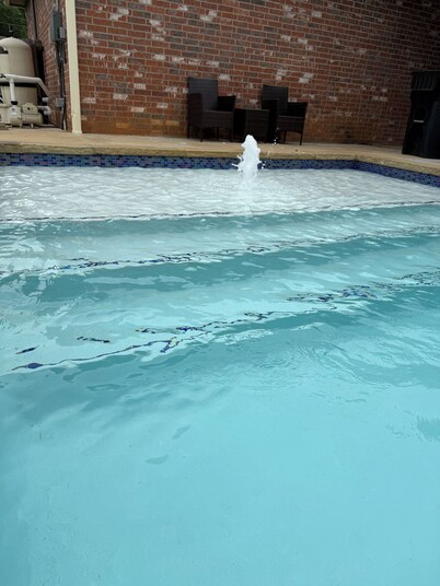 Spacious 4BR Oasis with private pool perfect for families & Groups