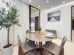 تناول الطعام